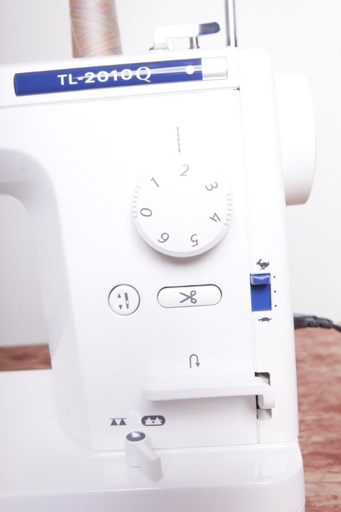 juki-tl-2010q-666624_700x.jpg?